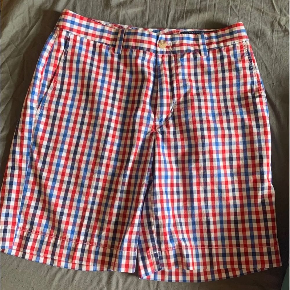Men’s vineyard vine plaid shorts size 30. Excellent condition.